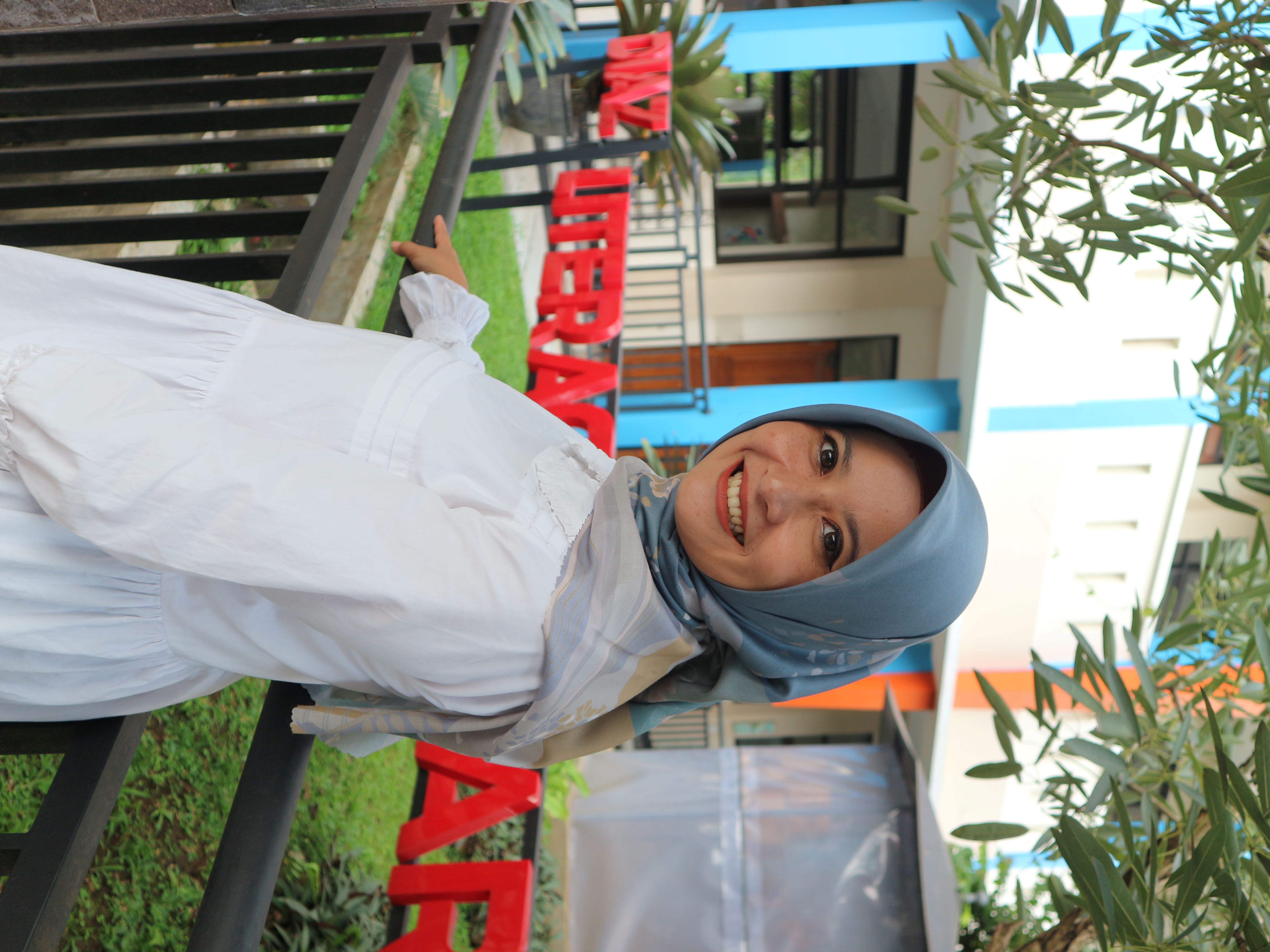 Dewi Indriyani, S.Pd.